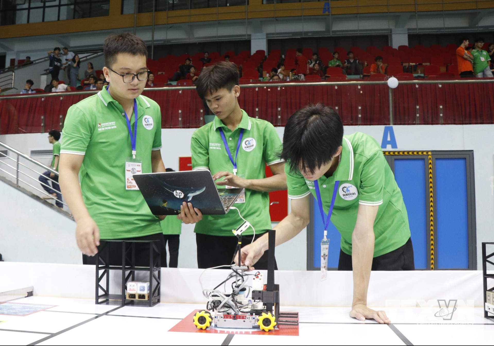 Giải Robocon giúp học sinh Bắc Ninh hào hứng tham gia nghiên cứu khoa học. (Ảnh: Thanh Thương/TTXVN)